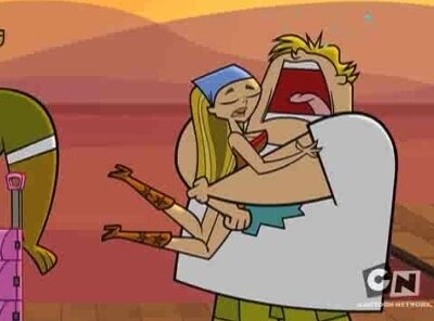 Owen-Hugs-total-drama-island-8926511-400-296-3898656700.jpg